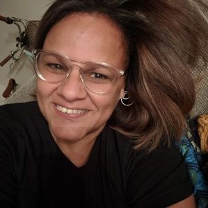 Meet your Posher, Denise